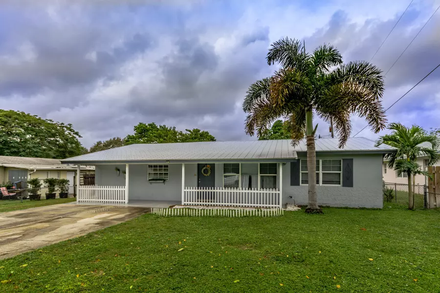 607 NW 7th ST, Boynton Beach, FL 33426