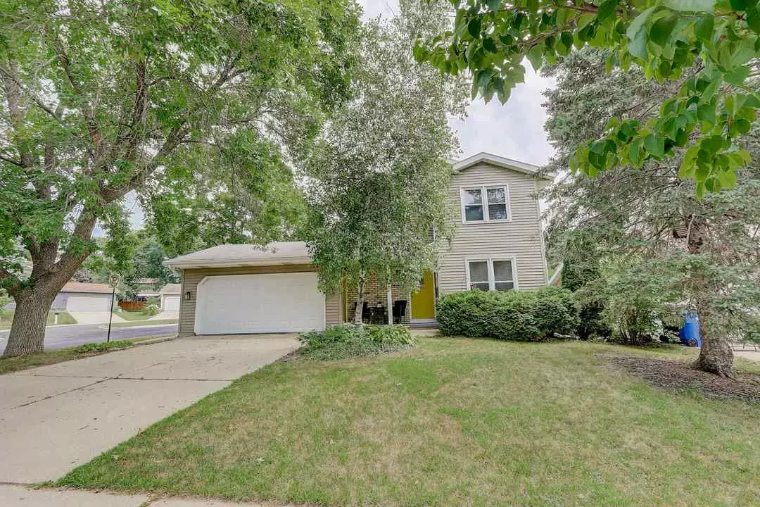 Middleton, WI 53562,5719 Highland Way