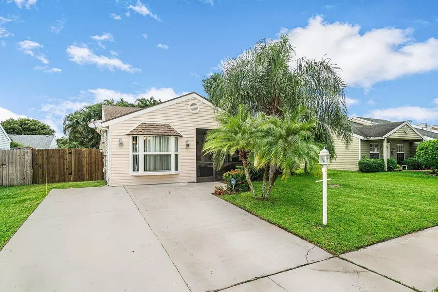 7822 N Blairwood CIR, Lake Worth, FL 33467