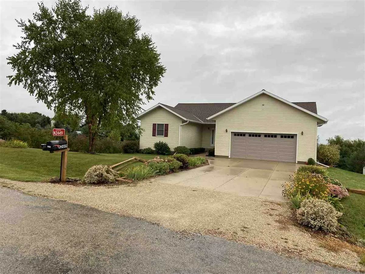 N2449 Clearview Dr, Monroe, WI 53566