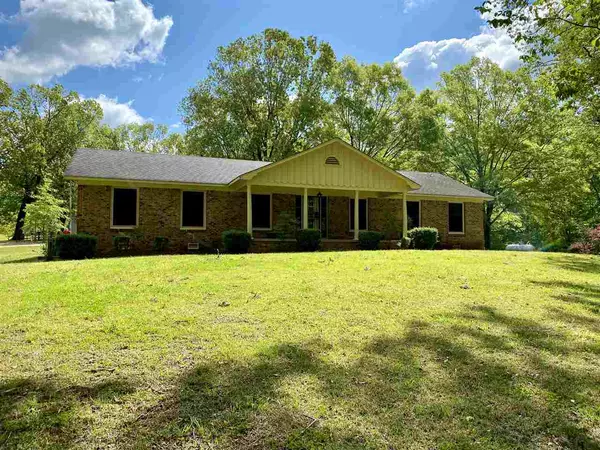 137 COLN HILL LN, Selmer, TN 38375