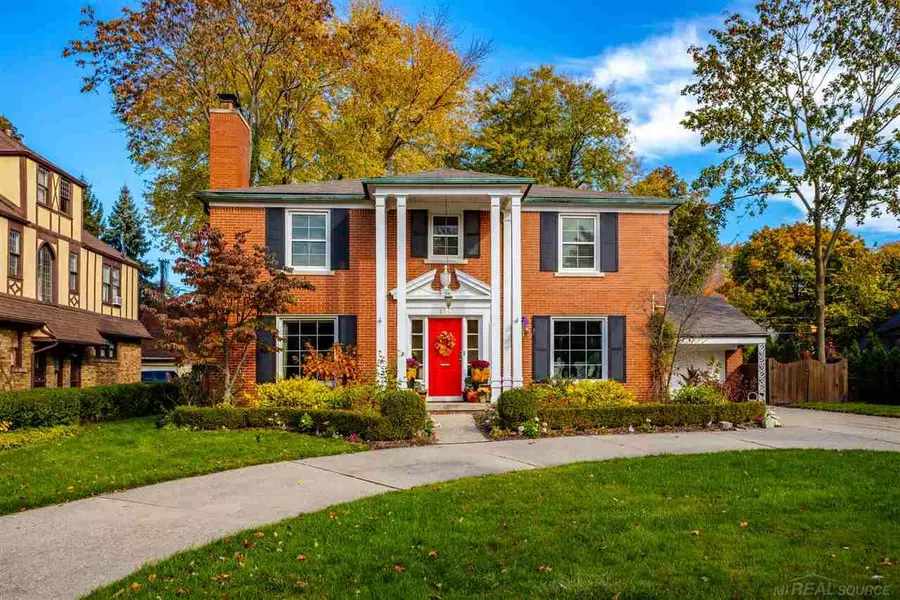 856 Balfour, Grosse Pointe Park, MI 48230