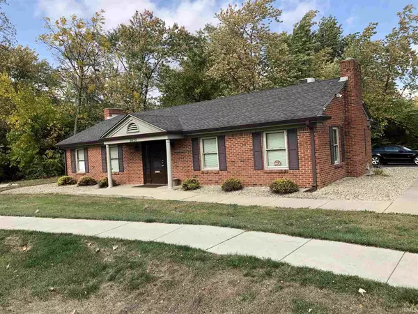 9820 E 38th Street, Indianapolis, IN 46235