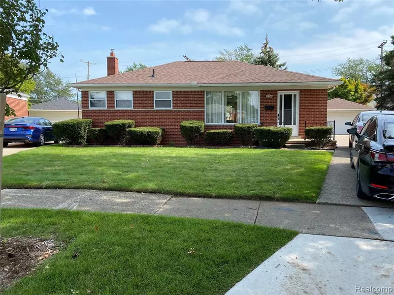 22240 MILGROM, Saint Clair Shores, MI 48081 1212