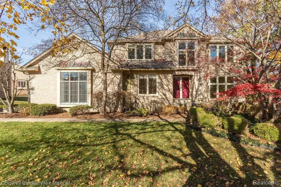 39365 PLUMBROOK Drive, Farmington Hills, MI 48331 2977