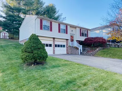 120 Deer Dr, Washington, PA 15301