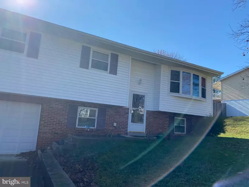 8061 EVELYN ST, Hummelstown, PA 17036