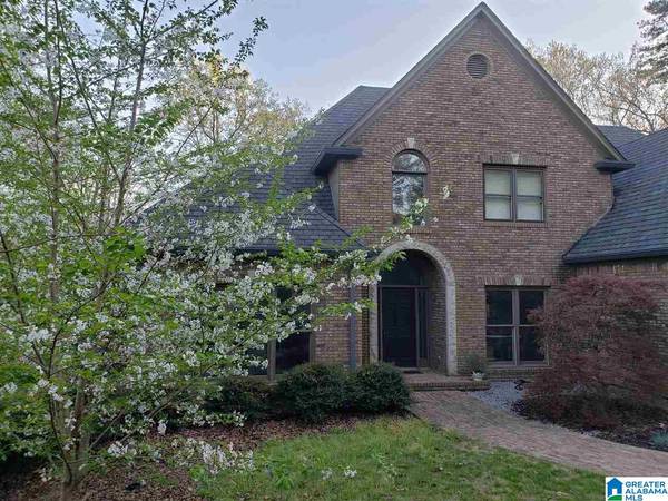 2205 STERLINGWOOD DR, Mountain Brook, AL 35243