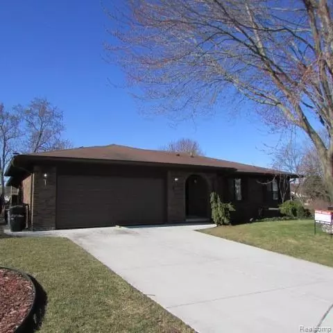 6861 NORTHPOINT CRT, Troy, MI 48085