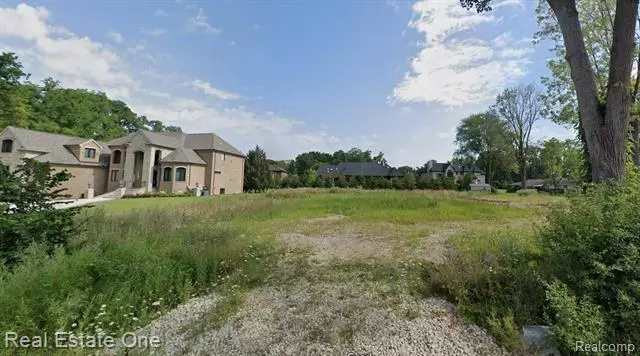 2682 Walnut Lake Rd, West Bloomfield Twp, MI 48323