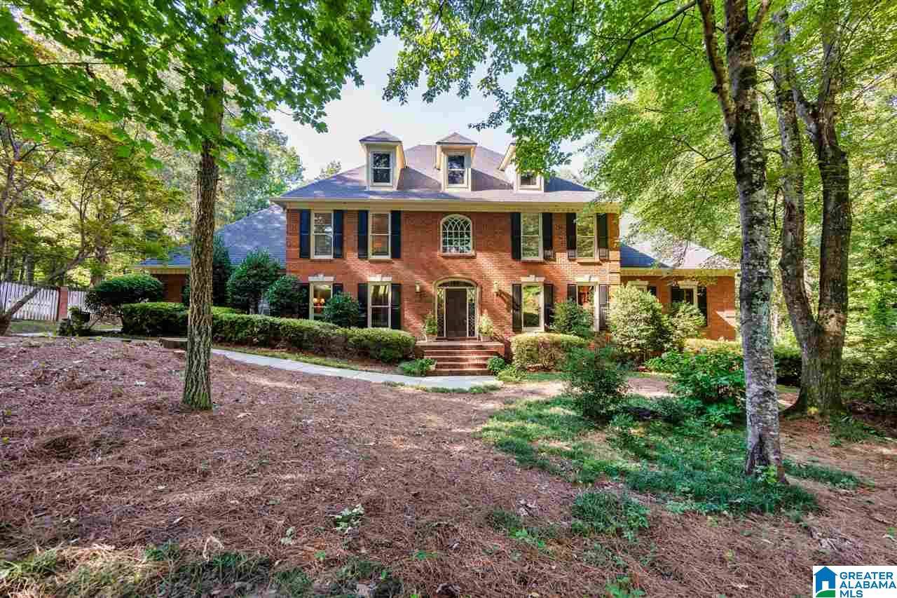 2332 COUNTRY RIDGE DR, Vestavia Hills, AL 35243