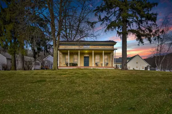 Cross Plains, WI 53528,1992 Lewis St