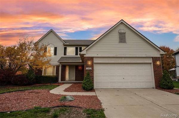 7957 RAYNA CRT,  Van Buren Twp,  MI 48111