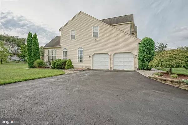 Mullica Hill, NJ 08062,29 PEPPERGRASS DR