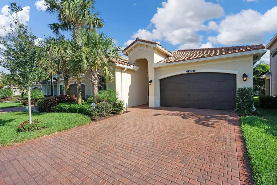 8081 Fire Opal LN, Delray Beach, FL 33446