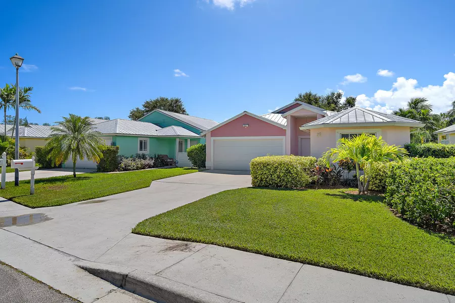 104 Old Jupiter Beach RD, Jupiter, FL 33477