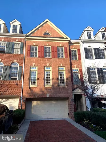 105 OAK KNOLL TER, Rockville, MD 20850