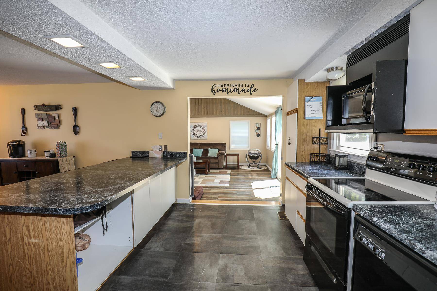 Merrimack, NH 03054,18 Country Club LN