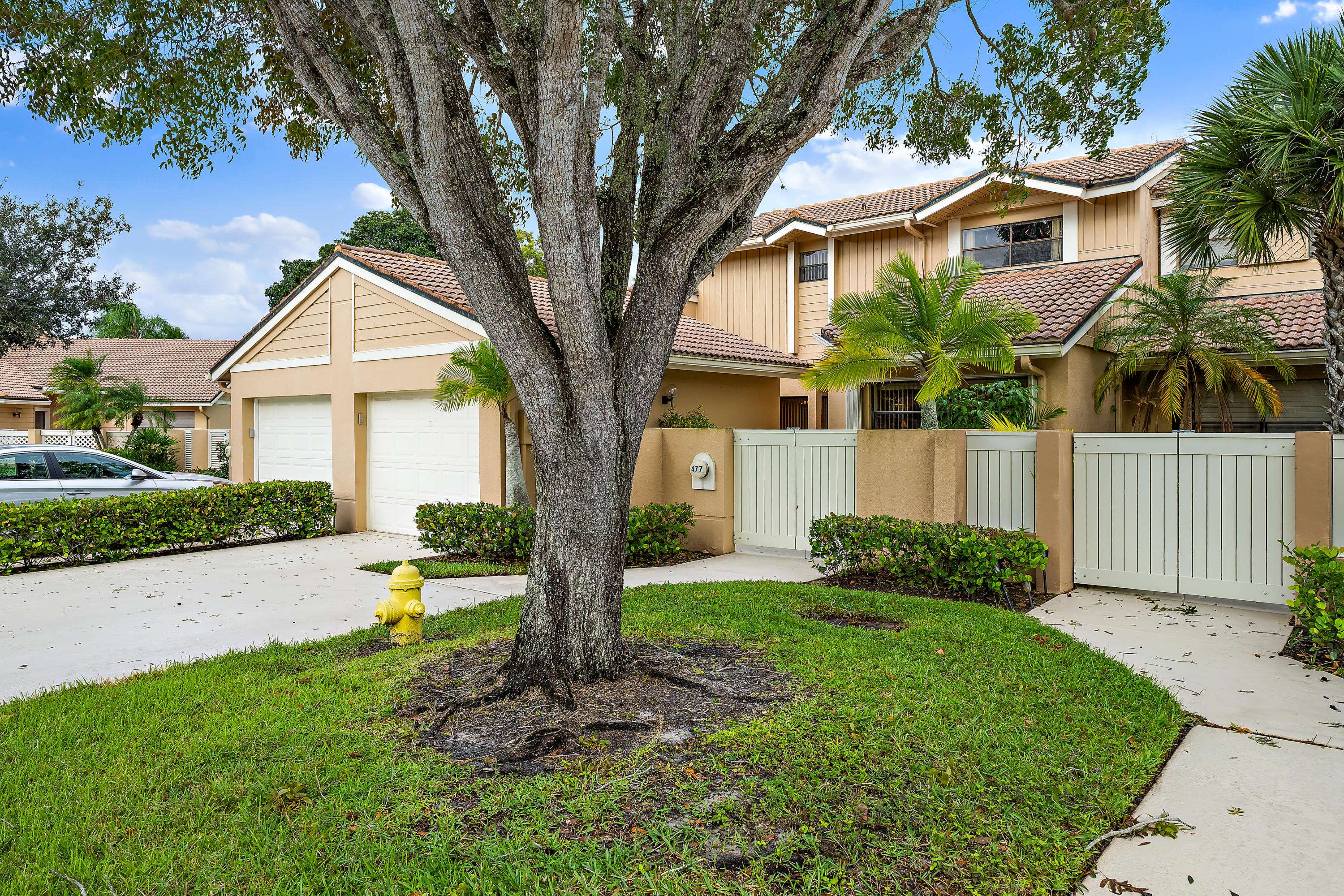 Palm Beach Gardens, FL 33418,477 Prestwick CIR