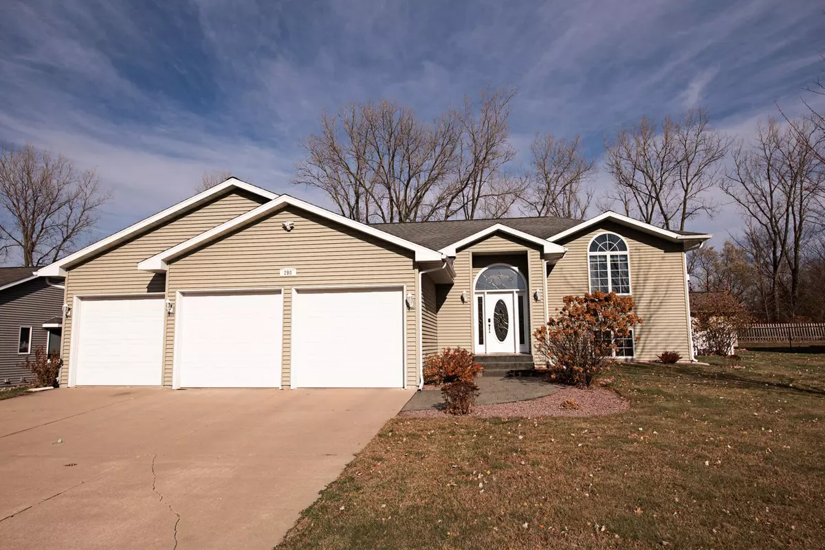 Goodview, MN 55959,290 Corcoran Dr