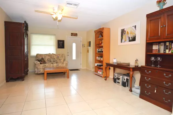 Stuart, FL 34996,1016 SE 16th CT