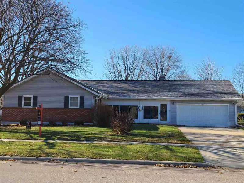 428 Arthur Dr, Clinton, WI 53525