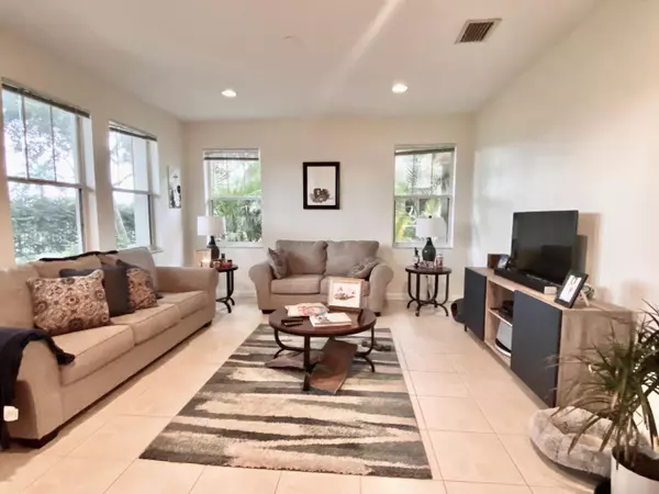 West Palm Beach, FL 33401,880 Millbrae CT 2