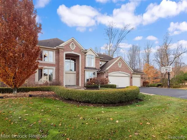 6968 BROOK HOLLOW CRT, West Bloomfield, MI 48322