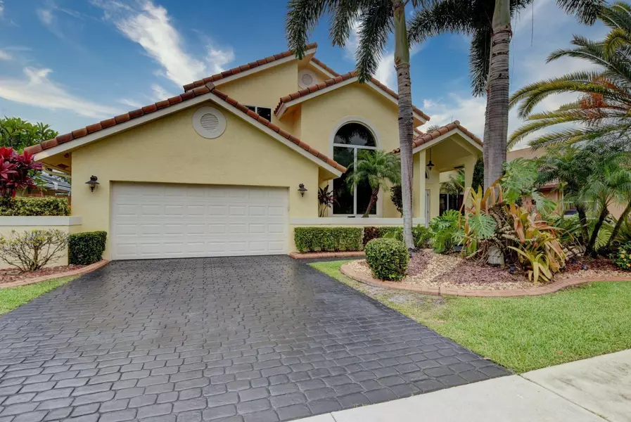 327 Seneca LN, Boca Raton, FL 33487