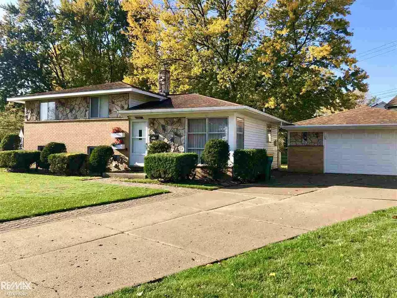 33707 Newport, Sterling Heights, MI 48310