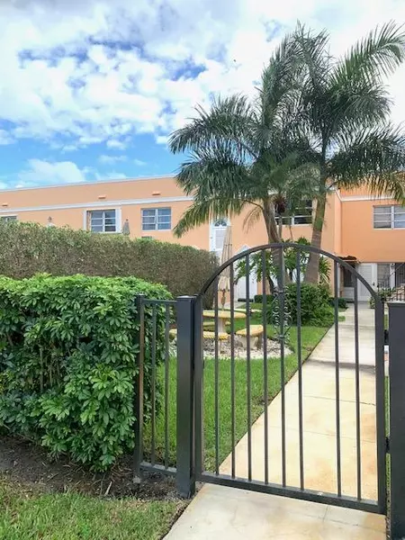 101 S Golfview RD 11, Lake Worth Beach, FL 33460