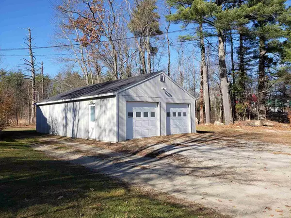 Pittsfield, NH 03263,72 Barnstead RD