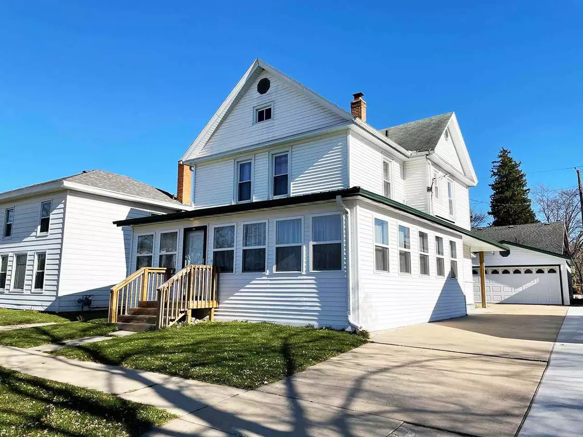 Cambria, WI 53923,308 Roberts St