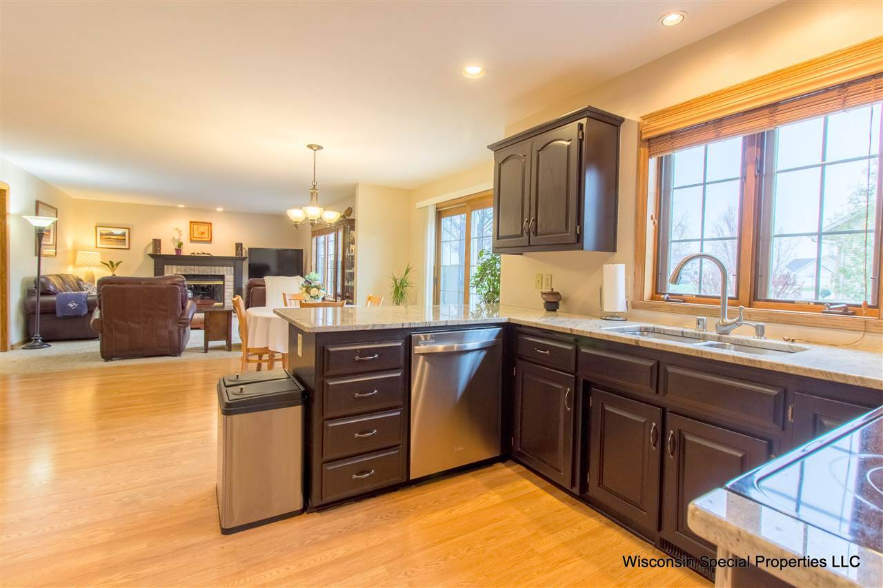 Neenah, WI 54956,2189 E Prairie Creek Dr
