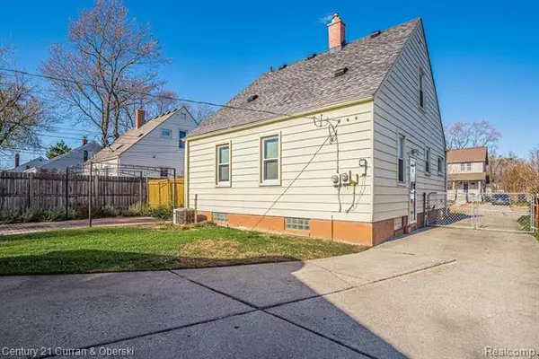 Ferndale, MI 48220,1347 W HAZELHURST ST