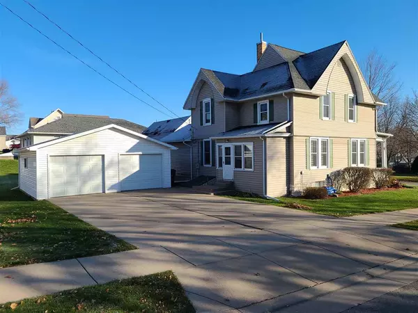 206 N Adams St, Lancaster, WI 53813