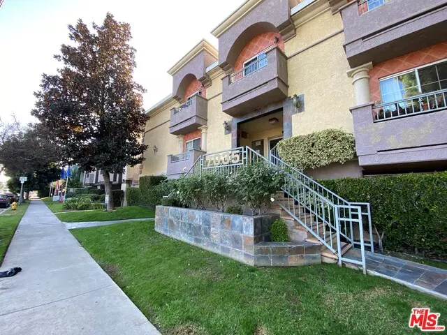 7035 Woodley Ave #215, Van Nuys, CA 91406