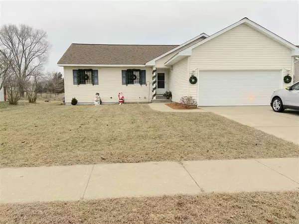 643 Grove St, Portage, WI 53901