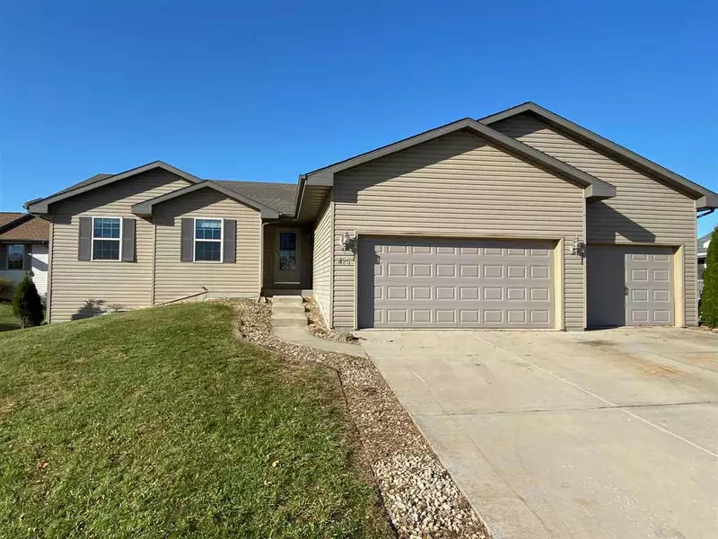 425 S 6th St, Evansville, WI 53536