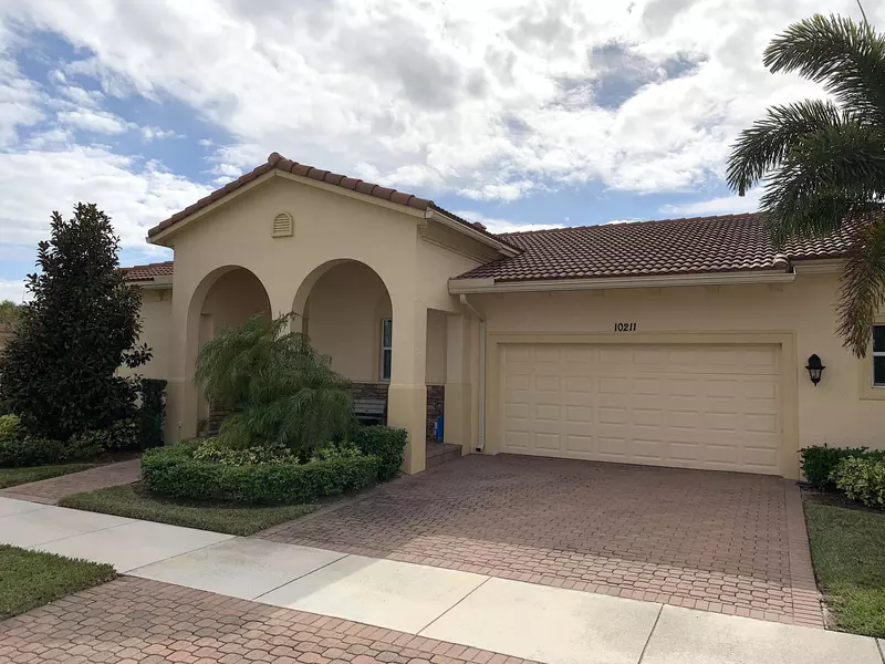 10211 SW Reggiani RD, Port Saint Lucie, FL 34986