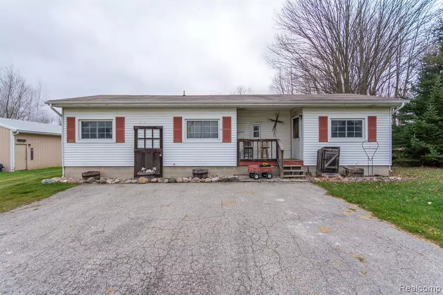 631 PINE RIVER RD, Kimball, MI 48074-3603