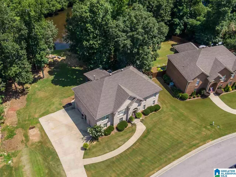 447 SUNSET LAKE CIR, Chelsea, AL 35043