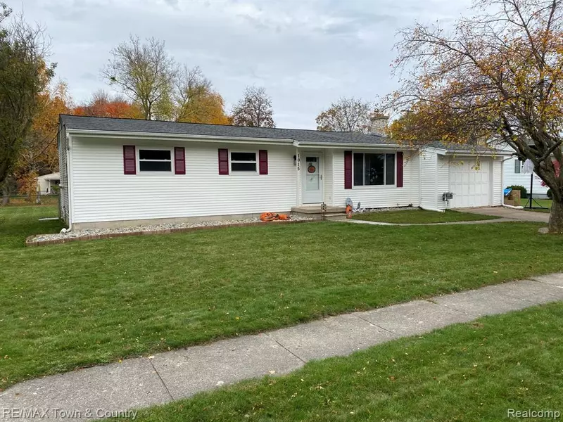 1015 PLEASANTVIEW Drive, Flushing, MI 48433 1435