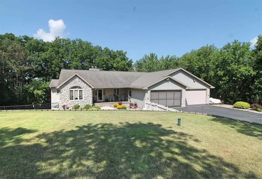 6507 N Hulstatt Dr, Milton, WI 53563