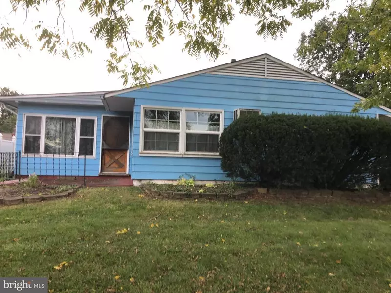 4 BURNING BUSH LN, Levittown, PA 19054