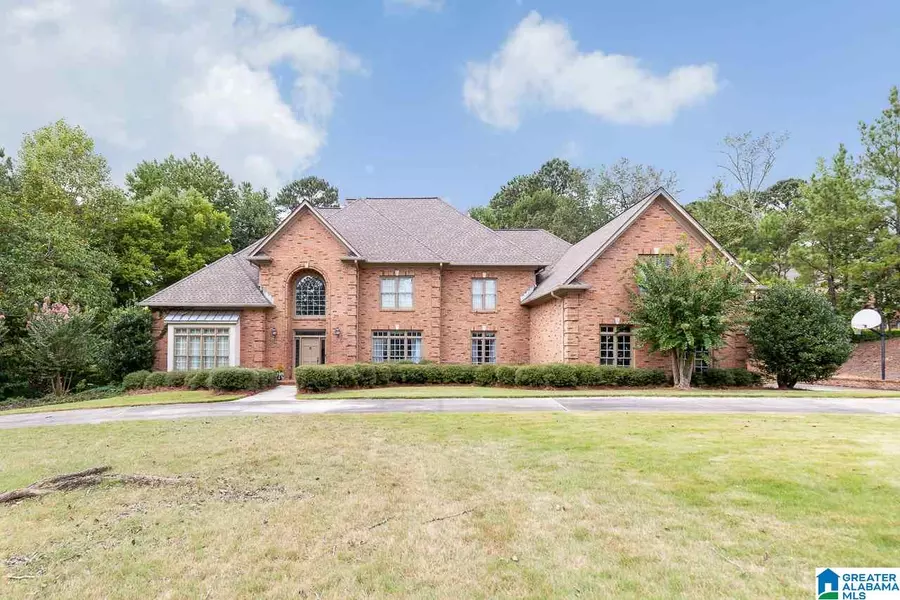 4861 SOUTHLAKE PKWY, Hoover, AL 35244