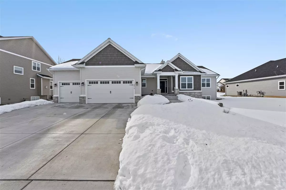 Sun Prairie, WI 53590,2215 Lonnie Ln