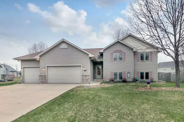 647 Grandview Dr, Sun Prairie, WI 53590