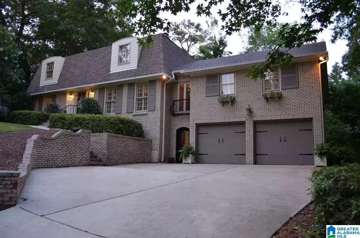 Vestavia Hills, AL 35243,3421 COUNTRY BROOK LN