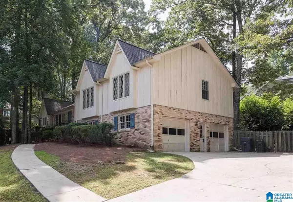 Vestavia Hills, AL 35243,2525 BROOKWATER CIR